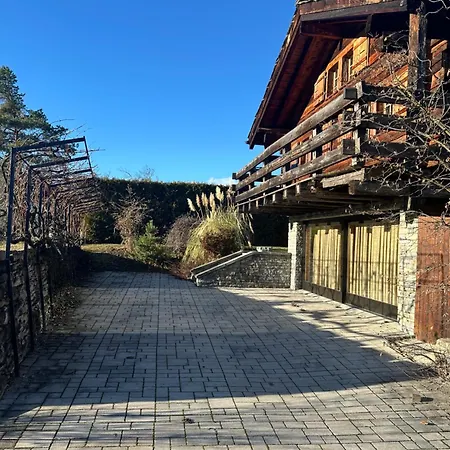 Chalet A En Bordure De Foret Saviese