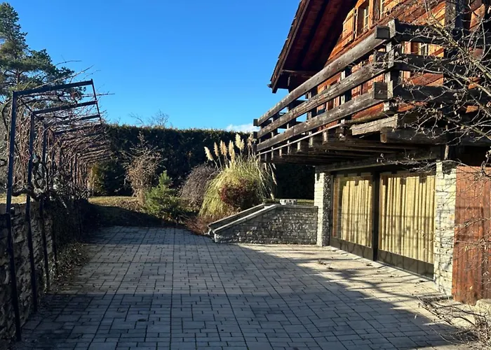 Chalet A En Bordure De Foret Saviese