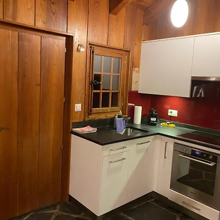 Chalet A En Bordure De Foret Saviese